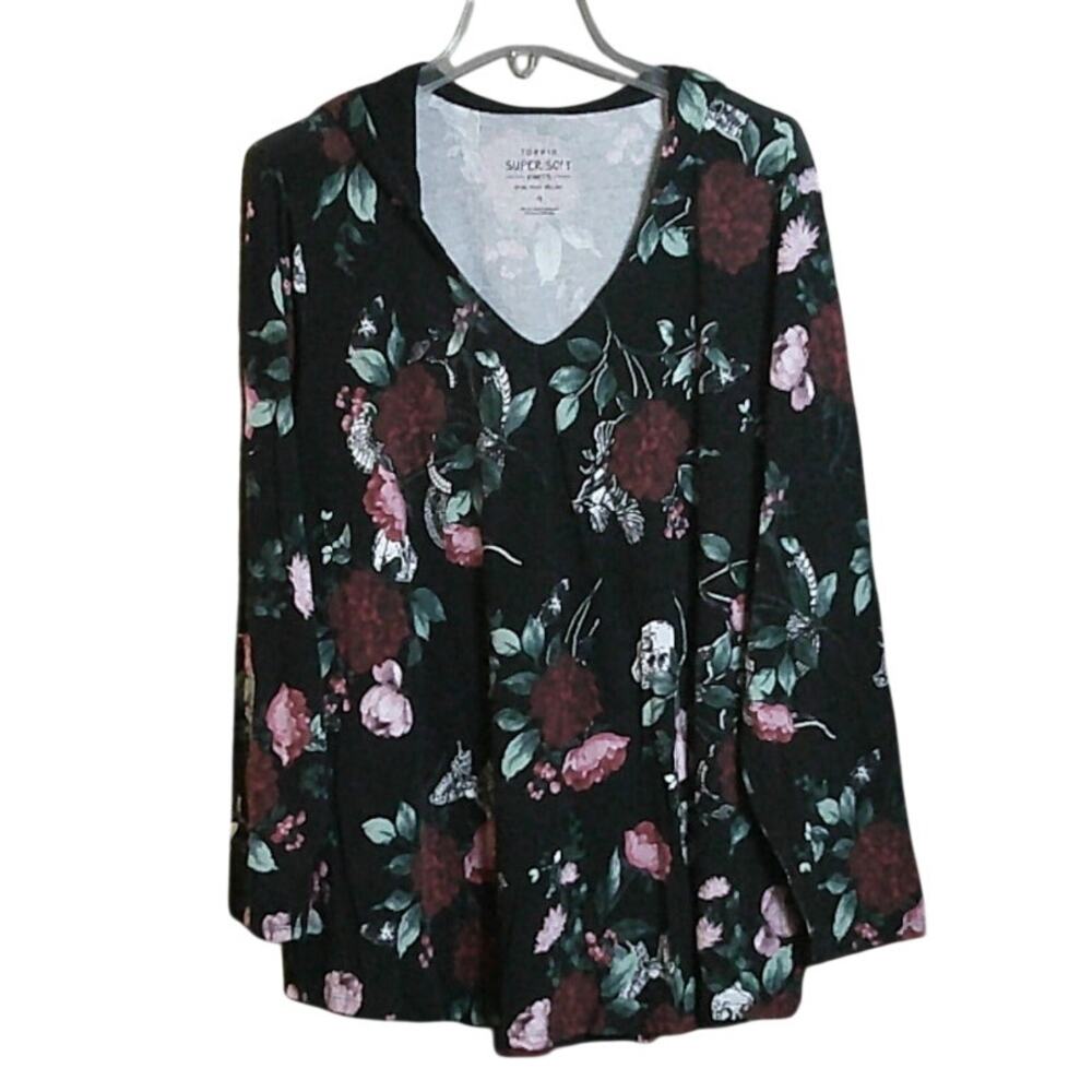 Torrid 4 Women 26W 4x Black Pink Roses Skulls Printed Hooded Stretch T-shirt